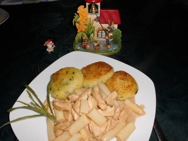 Hähnchen-Spargel-Ragout>> - Rezept