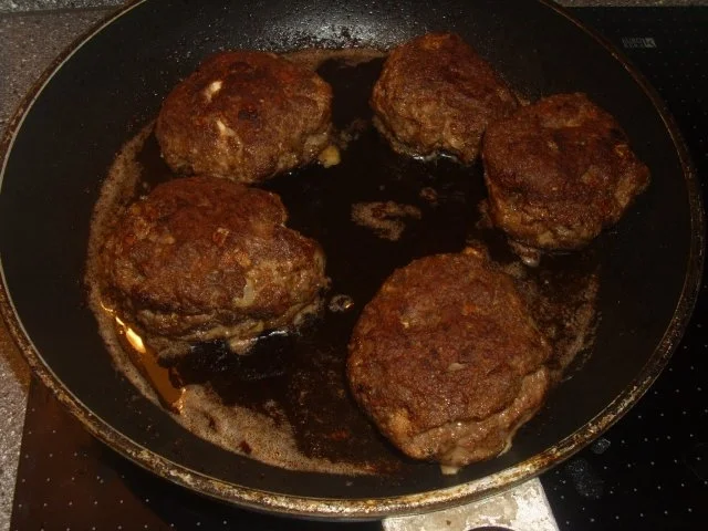 Lammbuletten mit Schafskäse gefüllt - Rezept - Bild Nr. 5