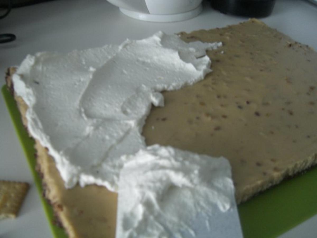 Crunchy-Erdnuss-Schnitten - Rezept mit Bild - kochbar.de