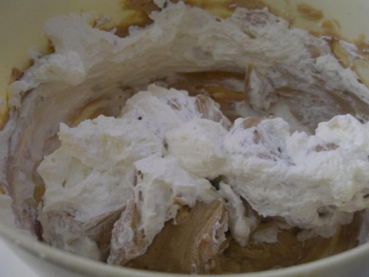 Crunchy-Erdnuss-Schnitten - Rezept mit Bild - kochbar.de