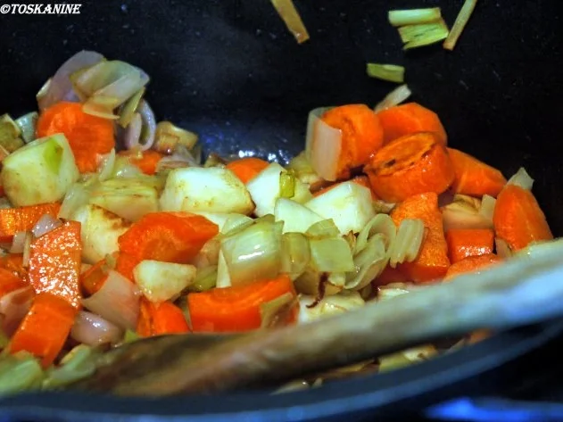 Rinderfilet NT, Rotweinsauce, Kräuterpolenta-Schnitten, Kräuterseitlinge - Rezept - Bild Nr. 9