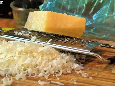 Rinderfilet NT, Rotweinsauce, Kräuterpolenta-Schnitten, Kräuterseitlinge - Rezept - Bild Nr. 3