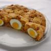 Herzhafter Hefekuchen versteckt ein paar Eier - Rezept