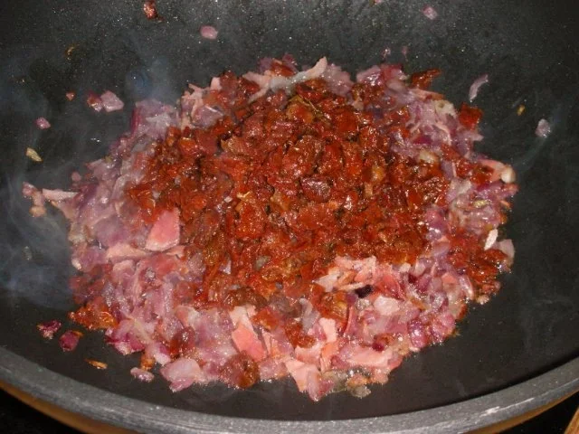 Herzhafter Hefekuchen versteckt ein paar Eier - Rezept - Bild Nr. 6