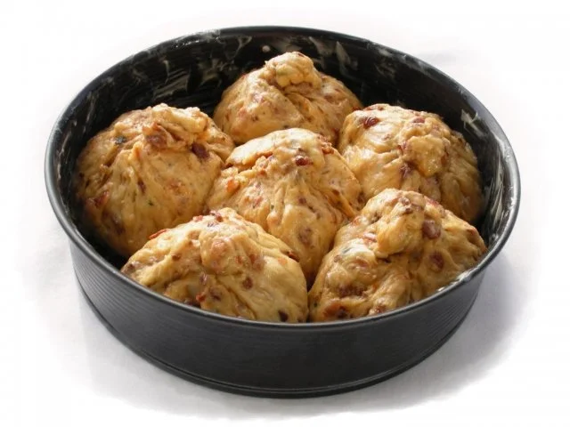 Herzhafter Hefekuchen versteckt ein paar Eier - Rezept - Bild Nr. 11