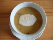 edles Sauerkrautsüppchen mit Cranberries und Tonkabohnenschaum - Rezept