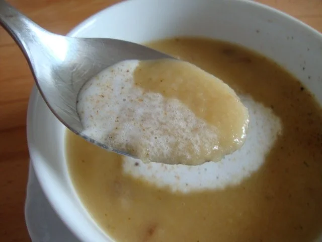 edles Sauerkrautsüppchen mit Cranberries und Tonkabohnenschaum - Rezept - Bild Nr. 2