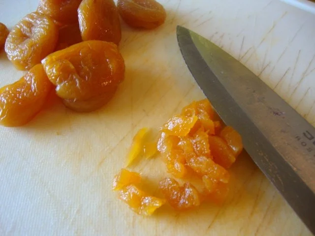 Rezept: Karotten-Aprikosencremesüppchen mit Kokosschaum und Tonkabohnenpfeffer Bild Nr. 6 Karotten-Aprikosencremesüppchen mit Kokosschaum und Tonkabohnenpfeffer - Rezept - Bild Nr. 6