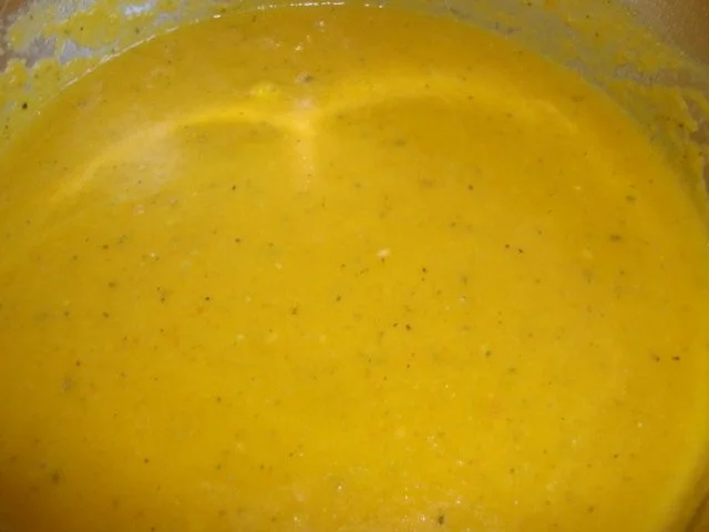 Rezept: Karotten-Aprikosencremesüppchen mit Kokosschaum und Tonkabohnenpfeffer Bild Nr. 14 Karotten-Aprikosencremesüppchen mit Kokosschaum und Tonkabohnenpfeffer - Rezept - Bild Nr. 14