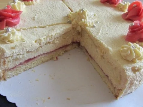 Rezept: Buttercremetorte Bild Nr. 4 Buttercremetorte - Rezept - Bild Nr. 4