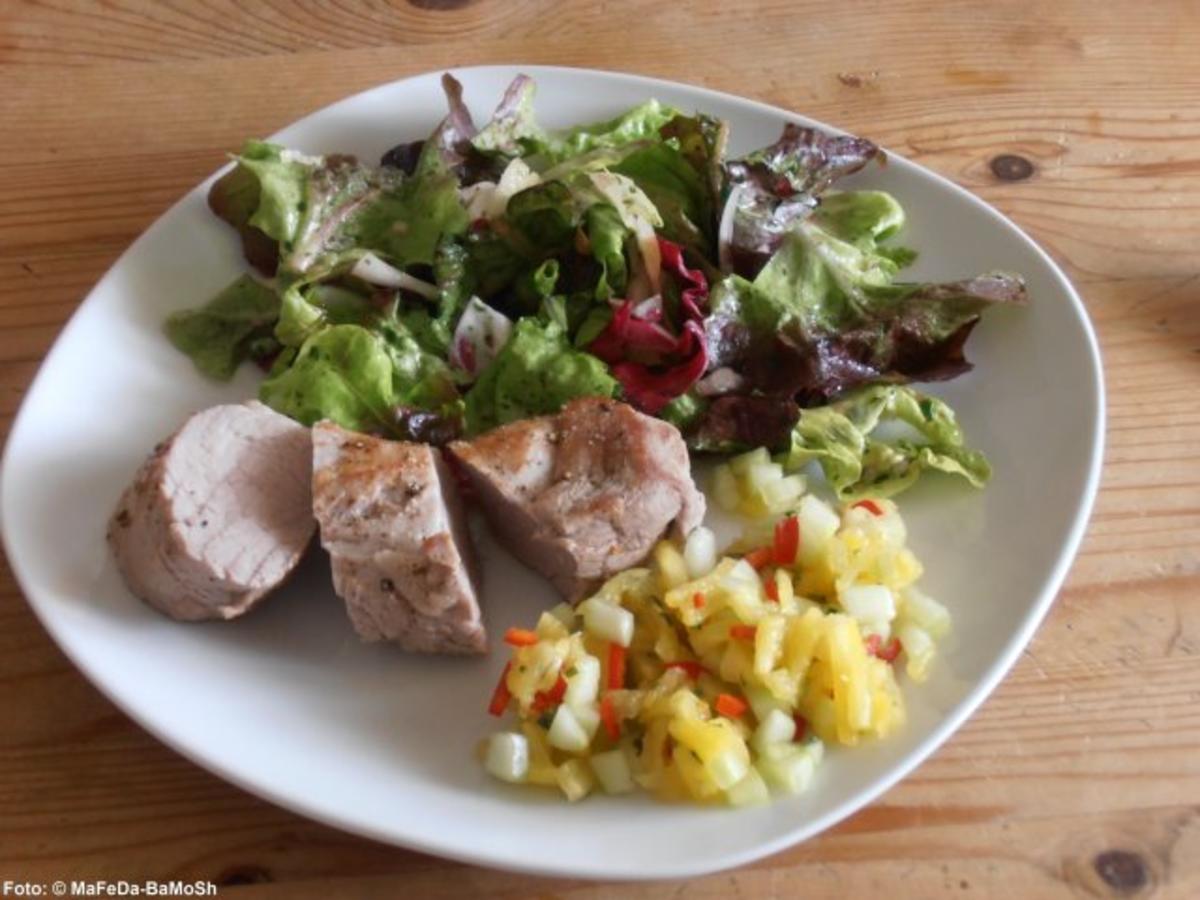 Schweinefilet mit Ananas-Gurken-Salsa - Rezept - kochbar.de