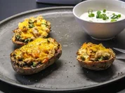 Rezept: รberbackene Ofen-Kartoffeln mit Cheddar und Hรคhnchen รberbackene Ofen-Kartoffeln mit Cheddar und Hรคhnchen - Rezept