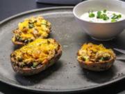 Überbackene Ofen-Kartoffeln mit Cheddar und Hähnchen - Rezept