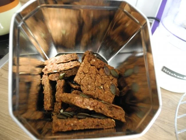 Rezept: Brot & Brötchen : Knäckebrot...frei Nase gemacht Brot & Brötchen : Knäckebrot...frei Nase gemacht - Rezept