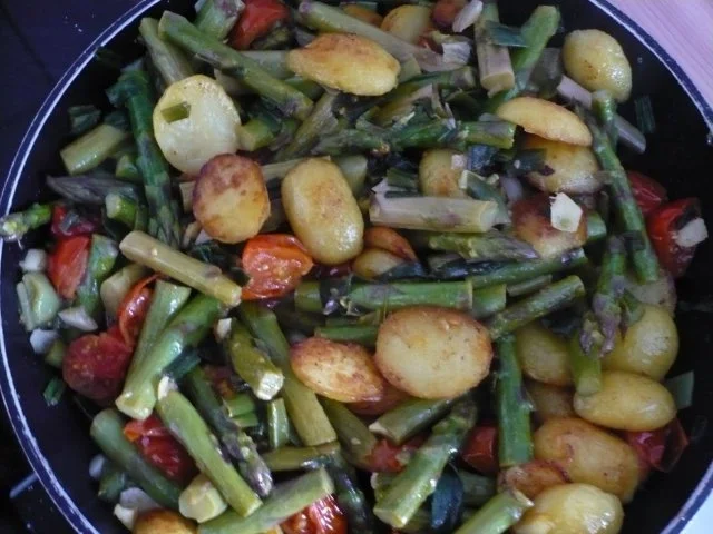 Gebratener Spargel mit Cherrytomaten und Kartoffeln - Rezept - Bild Nr. 6