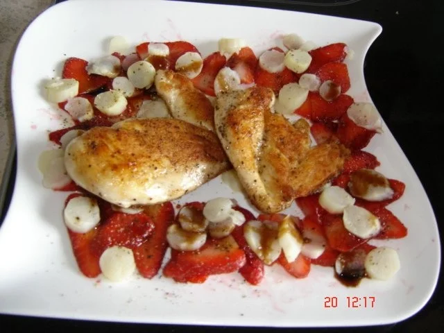 Hähnchenbrustfilet auf Erdbeer-Spargel-Carpaccio - Rezept