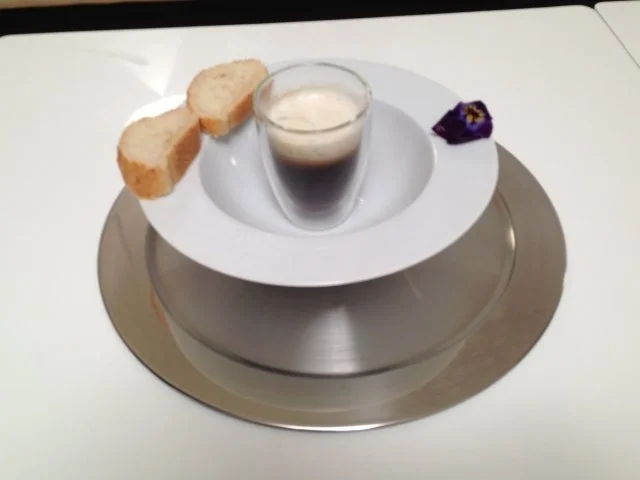 Rezept: Cappuccino von karamellisierten Zwiebeln mit Gorgonzolaschaum Cappuccino von karamellisierten Zwiebeln mit Gorgonzolaschaum - Rezept