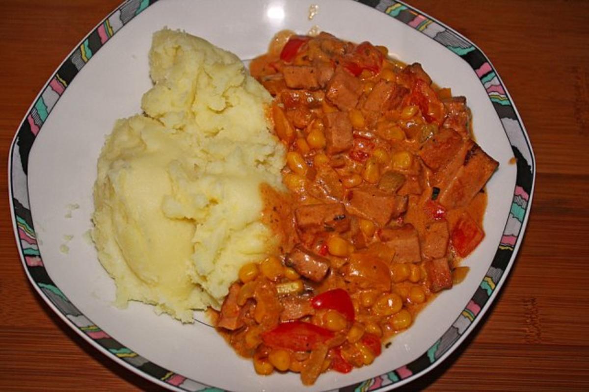 Leberkäse-Gulasch - Rezept mit Bild - kochbar.de