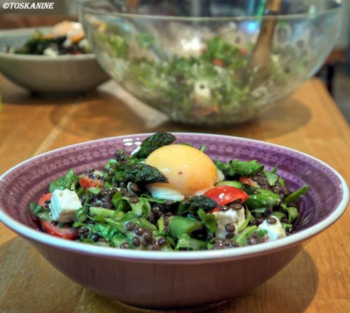 Belugalinsen-Salat mit grünem Spargel und in Öl gegartem Eigelb - Rezept - Bild Nr. 15