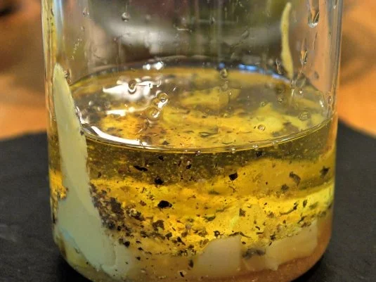 Belugalinsen-Salat mit grünem Spargel und in Öl gegartem Eigelb - Rezept - Bild Nr. 11