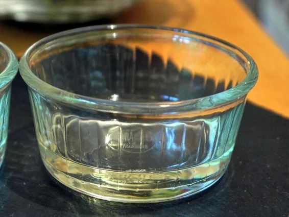 Belugalinsen-Salat mit grünem Spargel und in Öl gegartem Eigelb - Rezept - Bild Nr. 10