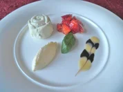 Basilikum - Eis, Eierlikör - Mousse und Balsamico - Erdbeeren ... mein Osterdessert ... - Rezept