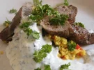 Lauwarmer Bulgur - Petersilien - Salat mit Lammlachsen und Minzjoghurt - Rezept
