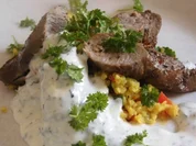 Lauwarmer Bulgur - Petersilien - Salat mit Lammlachsen und Minzjoghurt - Rezept