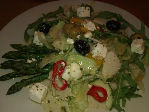 Rezept: Gemischter Salat mit grünem Spargel Bild Nr. 4 Gemischter Salat mit grünem Spargel - Rezept - Bild Nr. 4