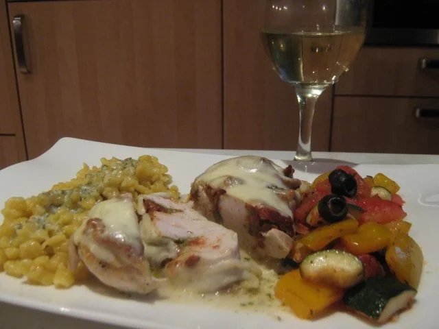 Rezept: überbackenes Pesto-Tomaten-Hühnchen auf Estragon-Sauce Bild Nr. 4 überbackenes Pesto-Tomaten-Hühnchen auf Estragon-Sauce - Rezept - Bild Nr. 4