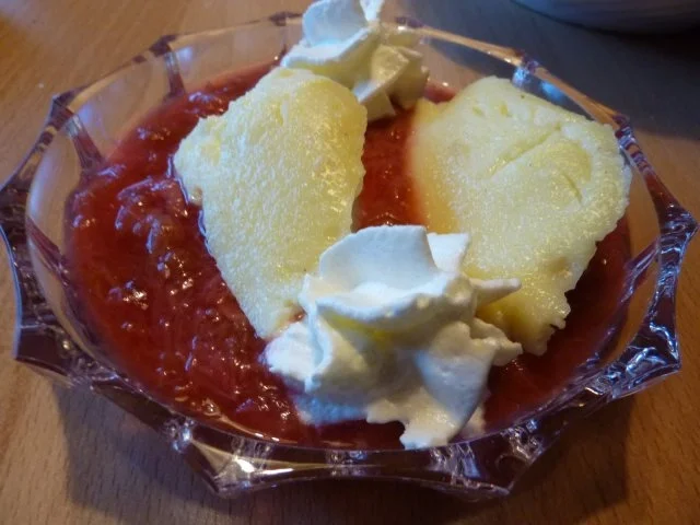 Dessert: Rhabarberkompott - Rezept