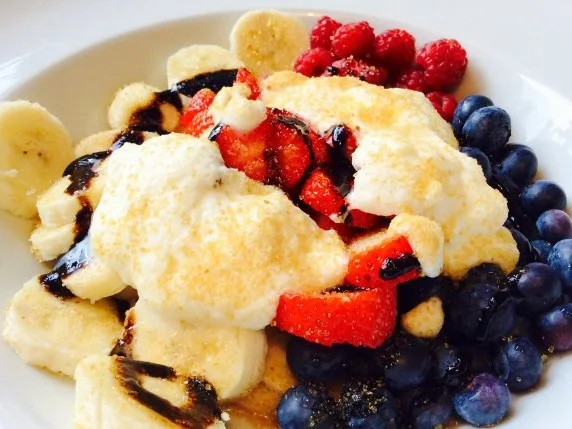 Obstsalat mit Orangenblütenwassersahne - Rezept - Bild Nr. 3