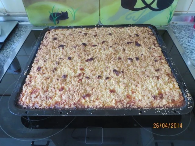 Rahm-Apfelkuchen mit Butterstreuseln - Rezept