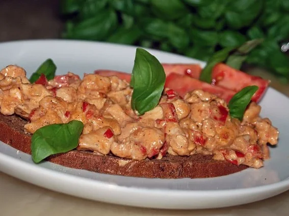 Rezept: BRUSCHETTA MIT HÄHNCHENBRUST-FILET Bild Nr. 2 BRUSCHETTA MIT HÄHNCHENBRUST-FILET - Rezept - Bild Nr. 2