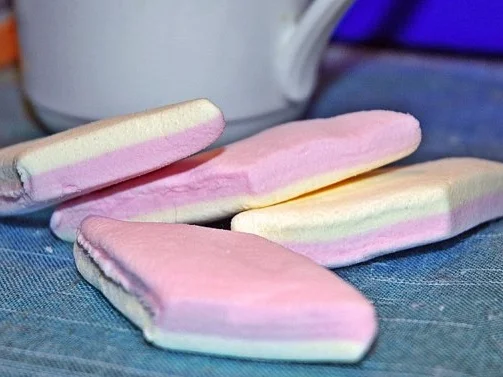 Rezept: Heiße Schokolade mit Marshmallows Bild Nr. 2 Heiße Schokolade mit Marshmallows - Rezept - Bild Nr. 2