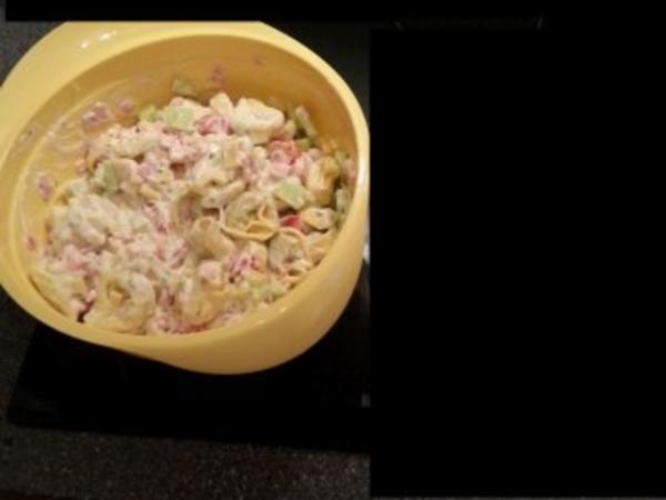 Tortellini Salat mit Schinken &amp; Käse - schnell &amp; einfach - 76 kcal/100g