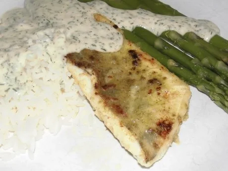 Zander auf der Haut gebraten mit Dillsoße, grüner Spargel und Reis - Rezept - Bild Nr. 2