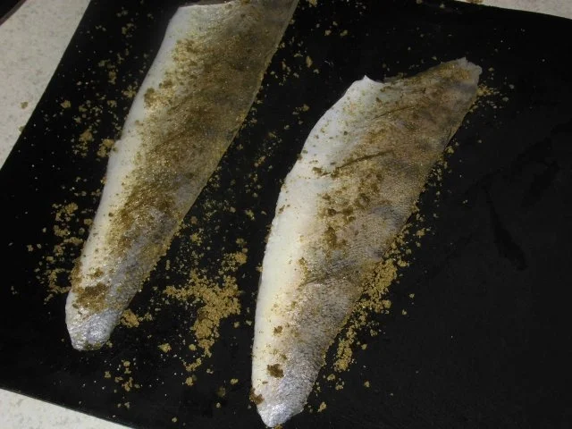 Zander auf der Haut gebraten mit Dillsoße, grüner Spargel und Reis - Rezept - Bild Nr. 4