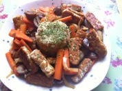 Rezept: Tempeh-Pfanne mit Mรถhren und Kastanien Tempeh-Pfanne mit Mรถhren und Kastanien - Rezept