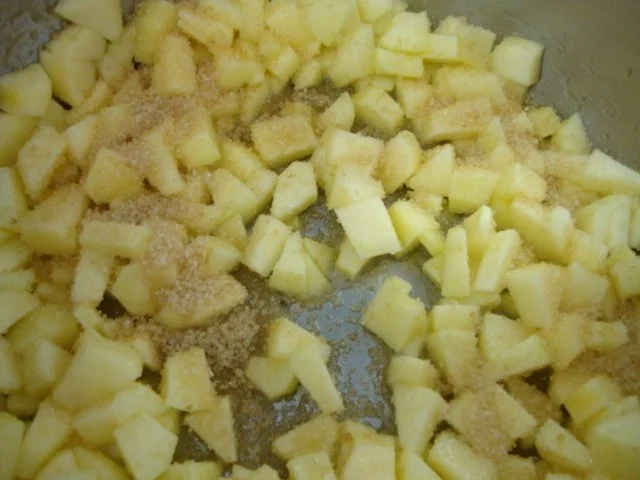 Rezept: Apfelsüppchen mit Zimt & Vanille und Apfelkrokant Bild Nr. 7 Apfelsüppchen mit Zimt & Vanille und Apfelkrokant - Rezept - Bild Nr. 7
