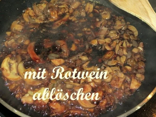 Rezept: Putenbrustfilet in Rotweinpilzsoße Bild Nr. 8 Putenbrustfilet in Rotweinpilzsoße - Rezept - Bild Nr. 8