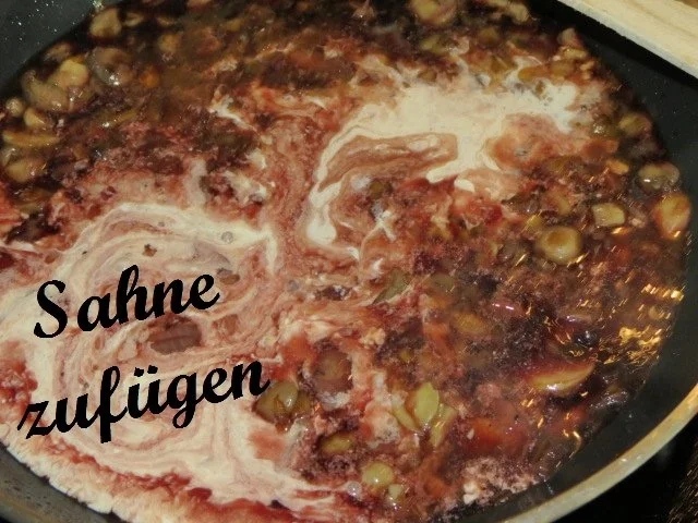 Rezept: Putenbrustfilet in Rotweinpilzsoße Bild Nr. 9 Putenbrustfilet in Rotweinpilzsoße - Rezept - Bild Nr. 9