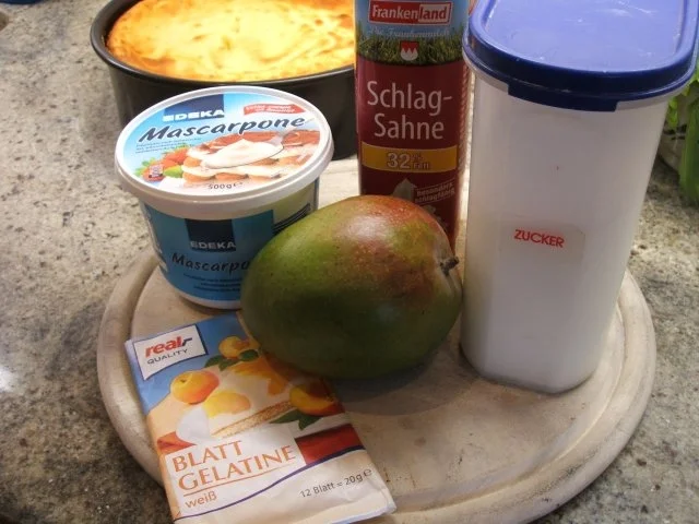 Backen: Quarktorte "Bodenlos" mit Mangosahnecreme - Rezept - Bild Nr. 6