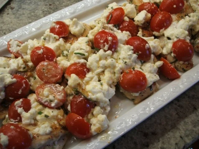 Geflügel: Hühnerschnitzel unter Tomaten-Schafskäse-Haube - Rezept - Bild Nr. 8