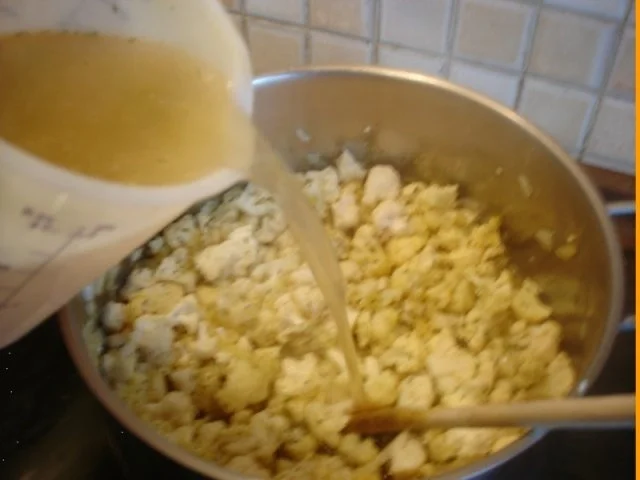 Rezept: Blumenkohlcremesuppe Bild Nr. 7 Blumenkohlcremesuppe - Rezept - Bild Nr. 7