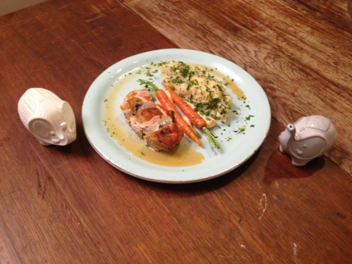 Perlhuhnbrust, gefüllt mit Trüffel Ricotta, Kartoffel Sellerie Püree ...