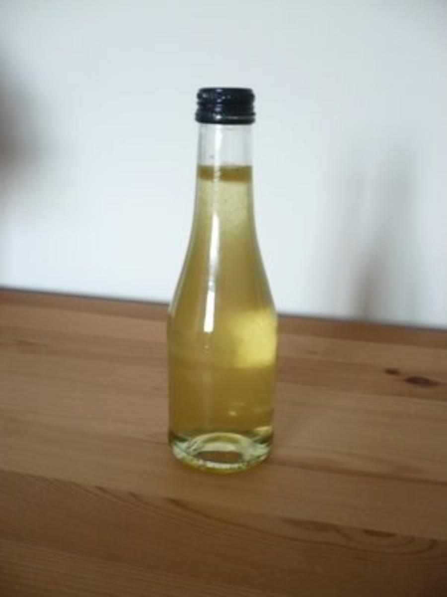 Limoncello mit unbehandelte Zitronen und Wodka - Rezept mit Bild ...