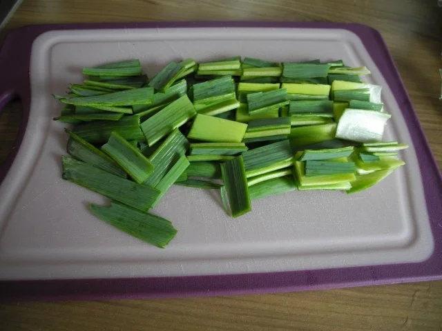 Vegan : Dinkel - Wickli mit Zuckerschoten an Tomaten - Seitan - Gulasch - Rezept - Bild Nr. 3