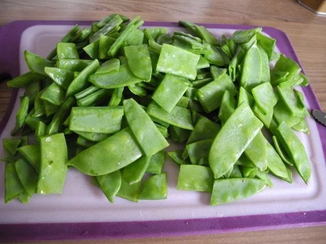 Vegan : Dinkel - Wickli mit Zuckerschoten an Tomaten - Seitan - Gulasch - Rezept - Bild Nr. 4