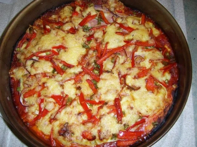 Schinken / Paprika Pizza aus dem Holzbackofen - Rezept